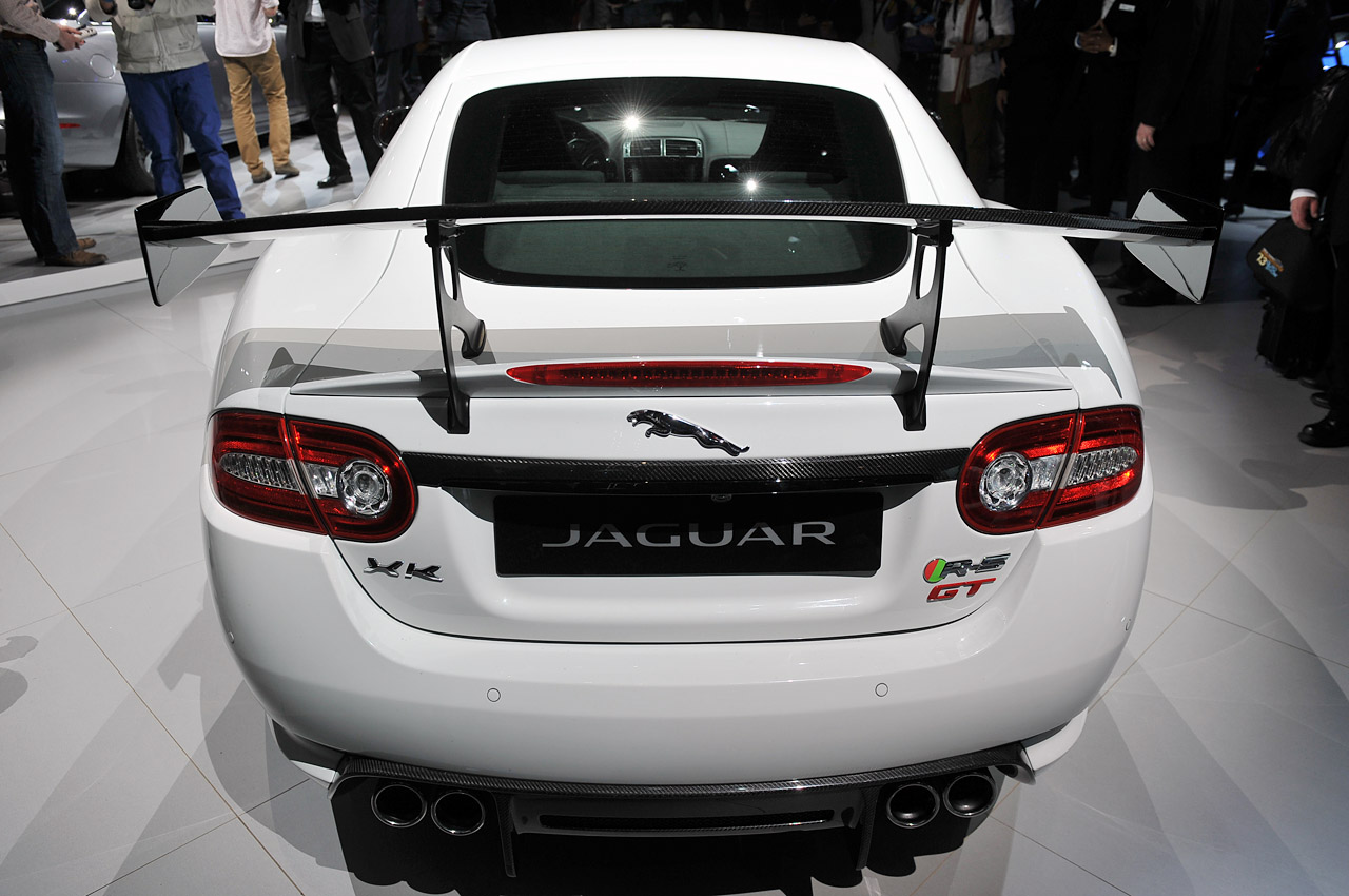  New Jaguar XK – сверхлегкий зверь с неукротимой мощью 