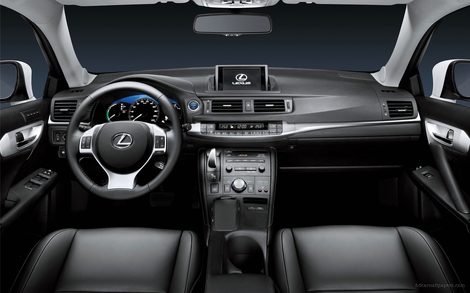  Обзор автомобиля Lexus CT 200h 