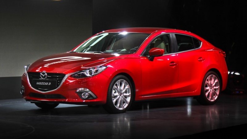  Срисованная со снимков новая Mazda3 